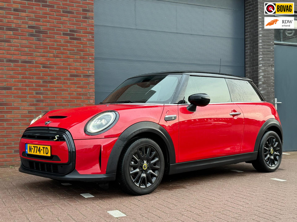 MINI Cooper E 33 kWh | Navi | CarPlay | Union Jack Achterlichten | SOH 96% 51384092-0.jpg | Signatuur Auto
