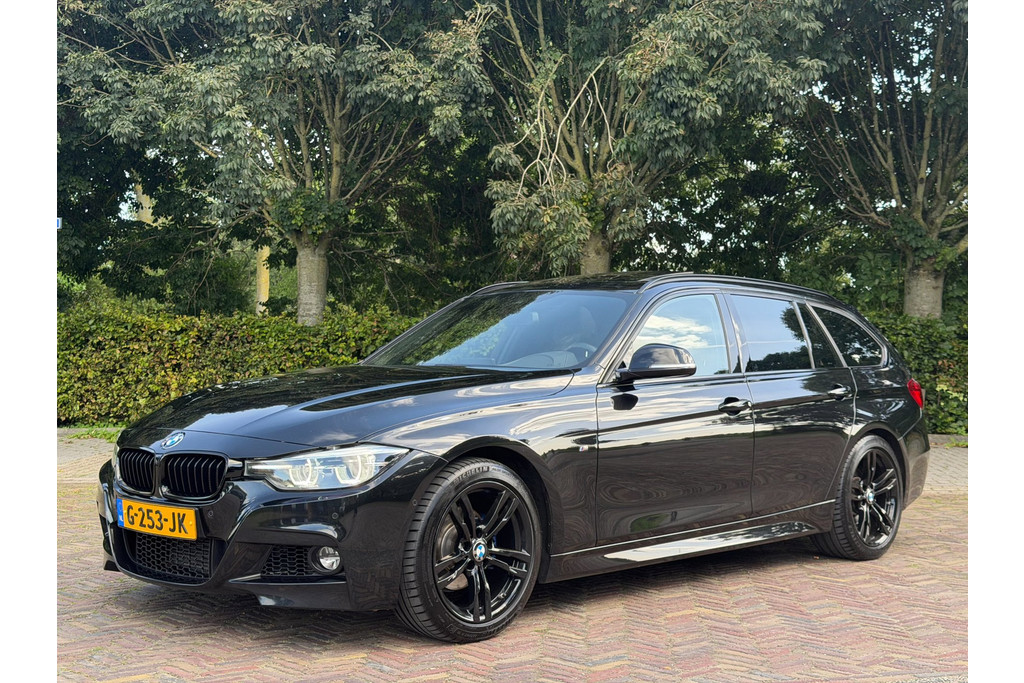BMW 3 Serie Touring 318i M Sport CL, Pano, Bowers & Wilkins, Leder, Trekhaak, Carplay 56921094-0.jpg | Signatuur Auto