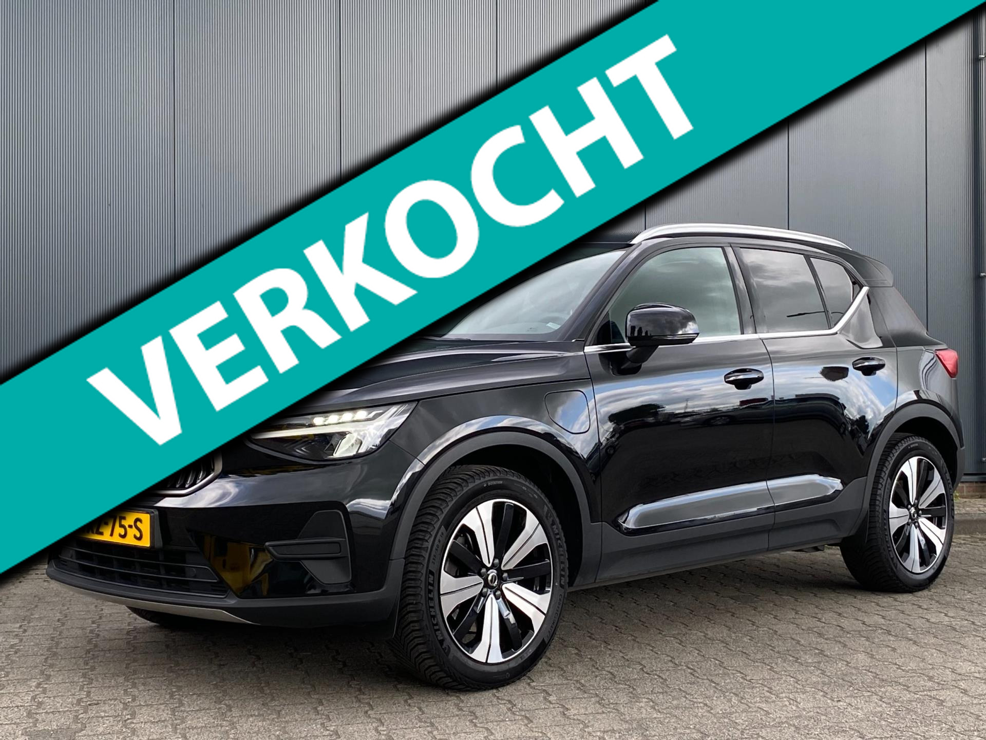 Volvo XC40 T4 Recharge 19"LMV | Donker Glas | CarPlay | Stuurverwarming | Navigatie | Garantie 46565051-0.jpg | Signatuur Auto