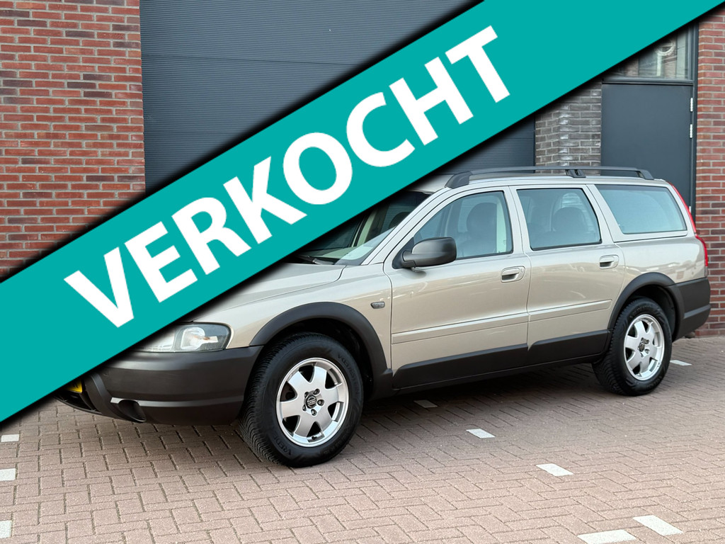 Volvo XC70 2.5 T Geartronic AWD | Trekhaak | APK tot 19-11-2026 51860962-0.jpg | Signatuur Auto